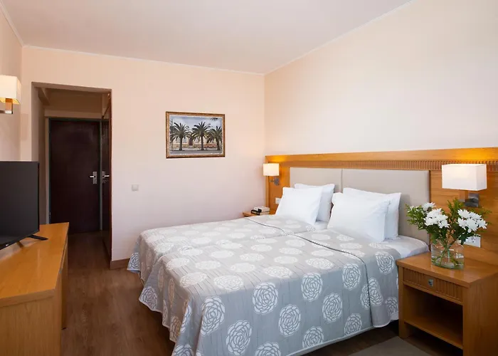 מלון Mediterranee 4*